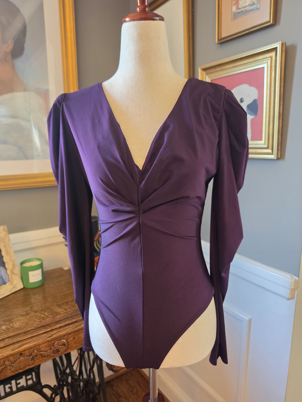 ASTR The Label From Tuckernuck Women's Purple V-Neck Long Sleeve Bodysuit Size S